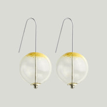Load image into Gallery viewer, Small globe glass earrings gold
