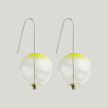 Load image into Gallery viewer, Small globe glass earrings golden Wattle
