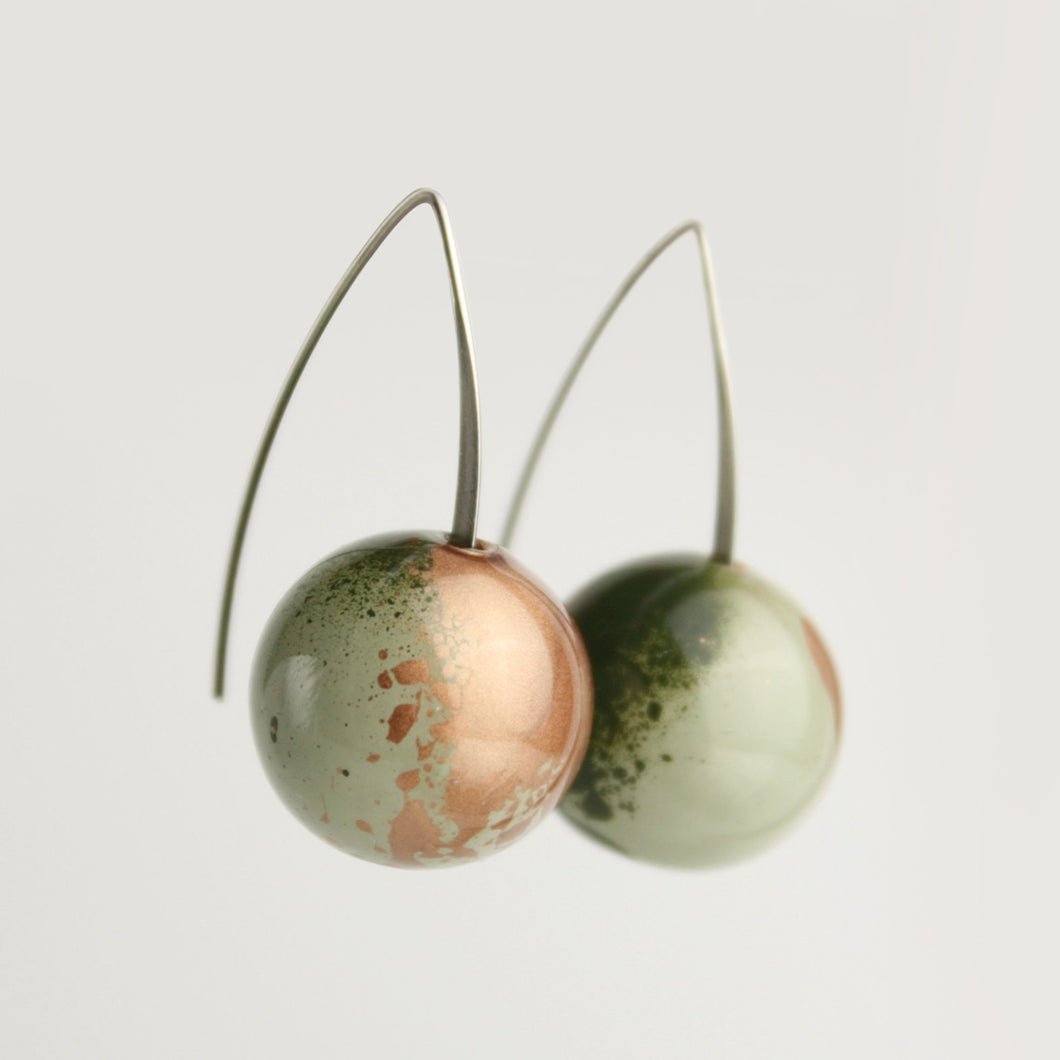 Cosmos glass earrings - eucalypt